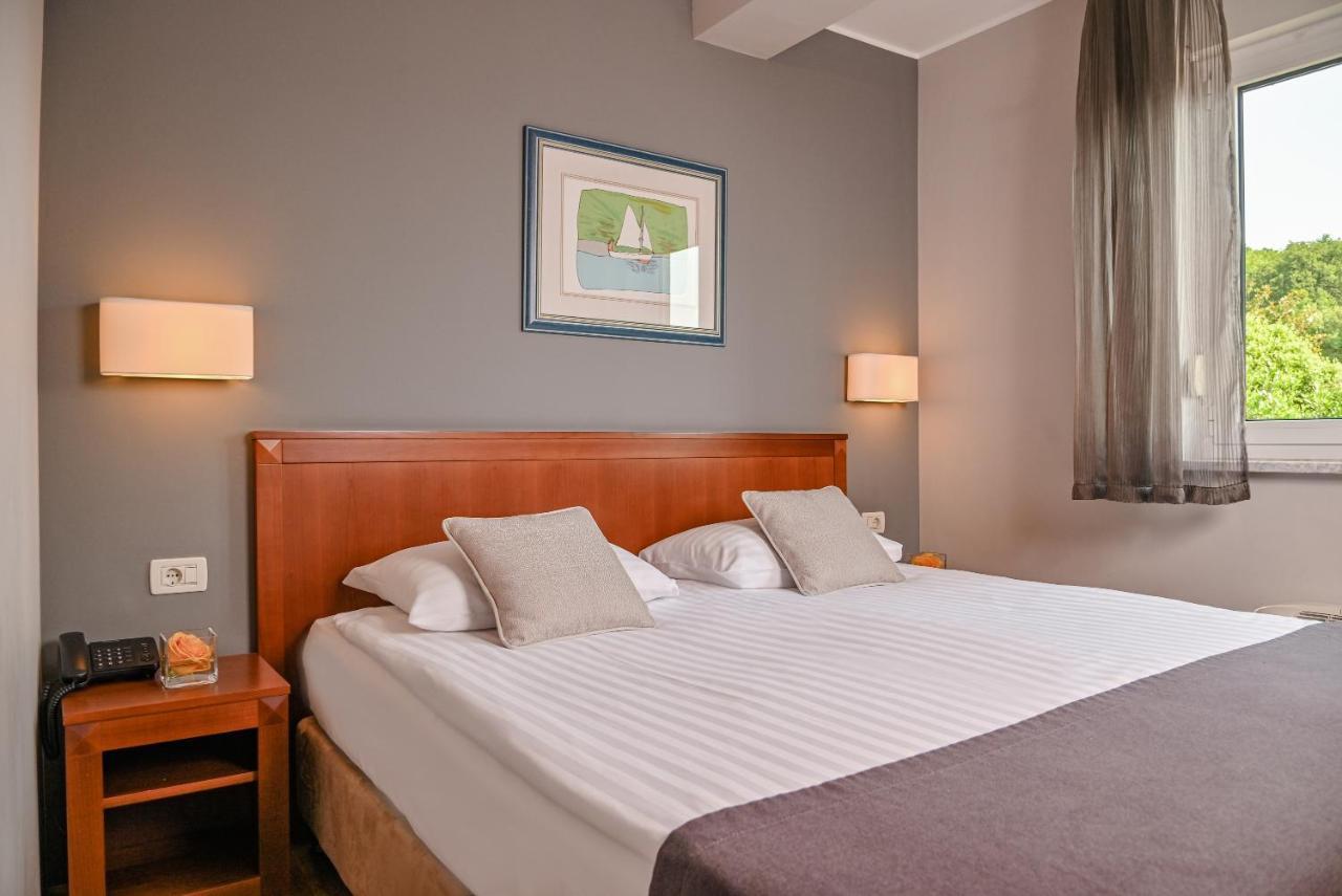 Hotel Laurus - Liburnia Опатия Экстерьер фото
